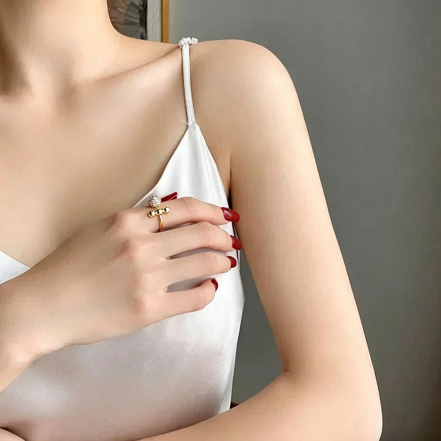 Elara Bond Géo Hollow Geometric Statement Ring