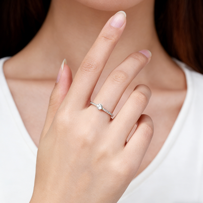ElaraBond Auréa Moissanite Brilliance Ring