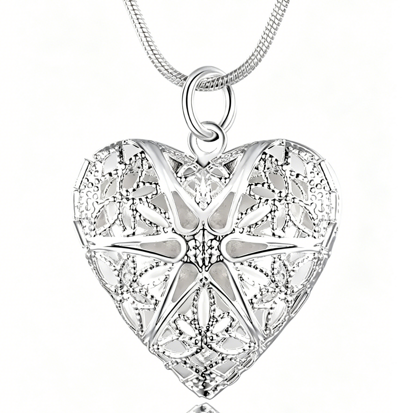 ElaraBond Souvenir Heart Photo Locket Necklace
