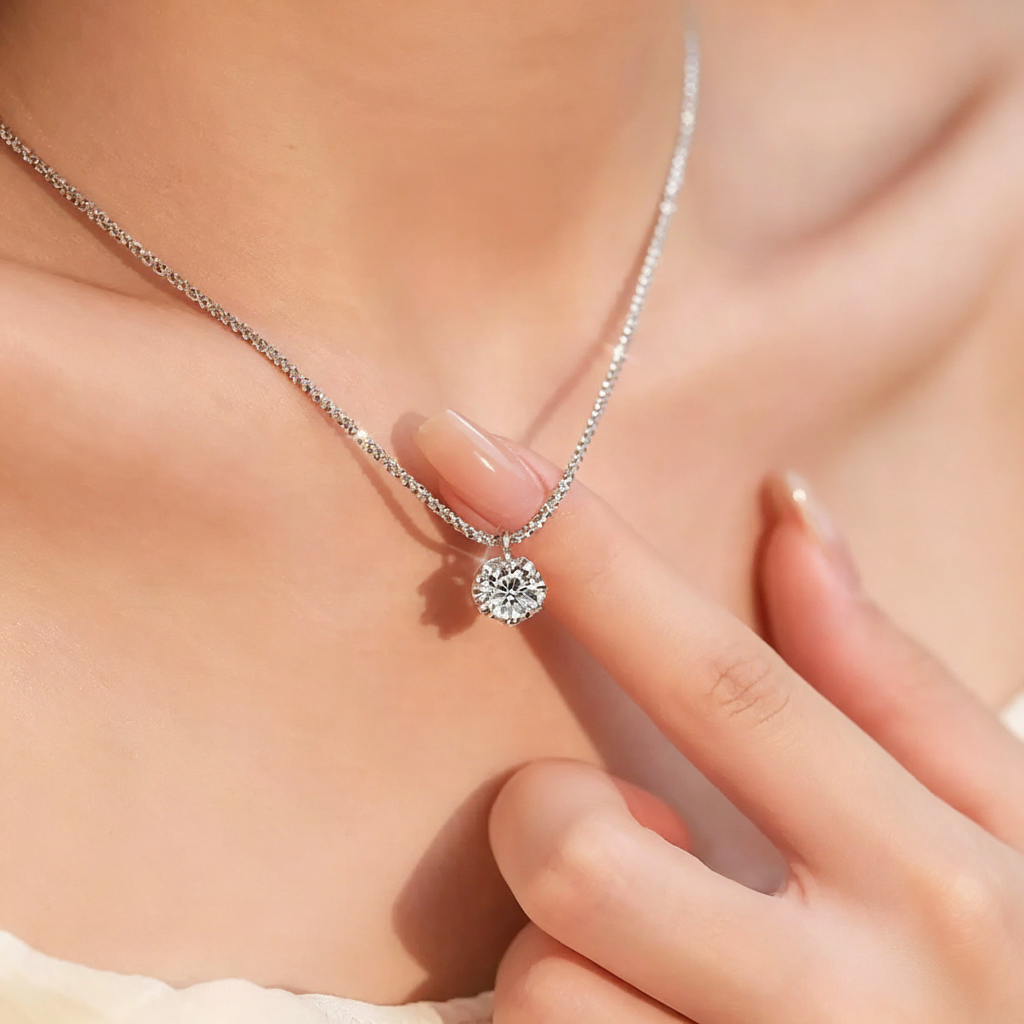 ElaraBond Lumière Pendant Necklace