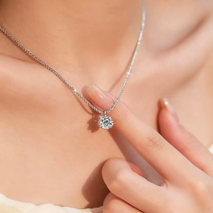 ElaraBond Lumière Pendant Necklace